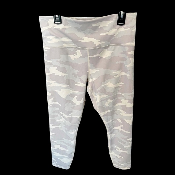 Athleta Pants - Athleta Elation Camo 7/8 Tight